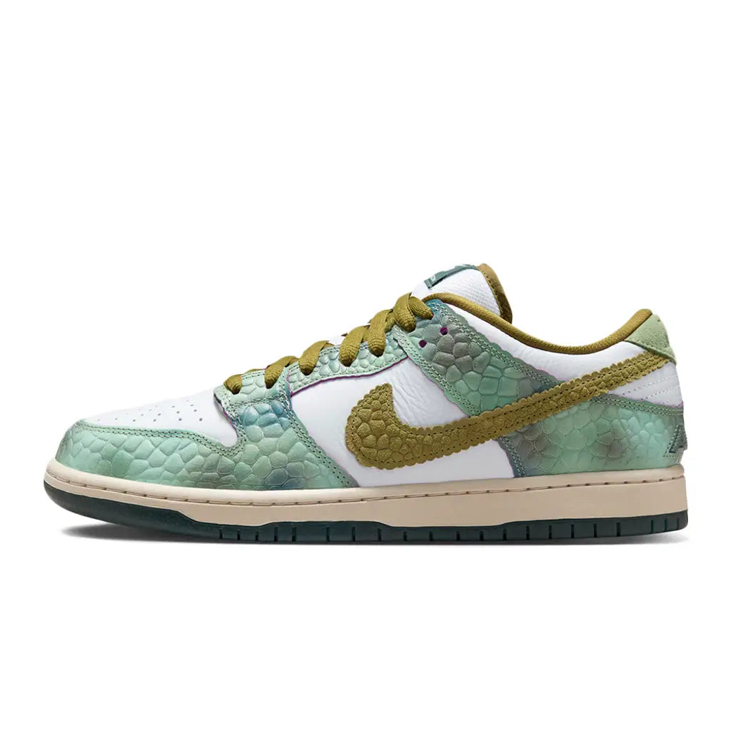 Nike SB Dunk Low Pro x Alexis Sablone "Chameleon"