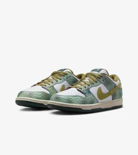 Nike SB Dunk Low Pro x Alexis Sablone "Chameleon"