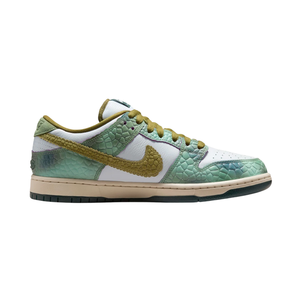 Nike SB Dunk Low Pro x Alexis Sablone "Chameleon"