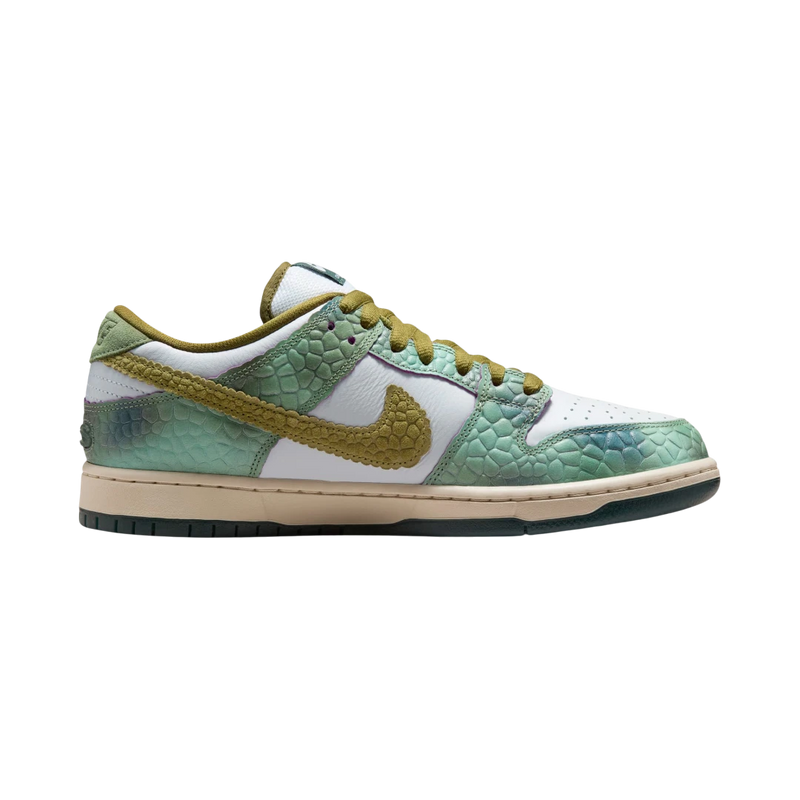 Nike SB Dunk Low Pro x Alexis Sablone "Chameleon"